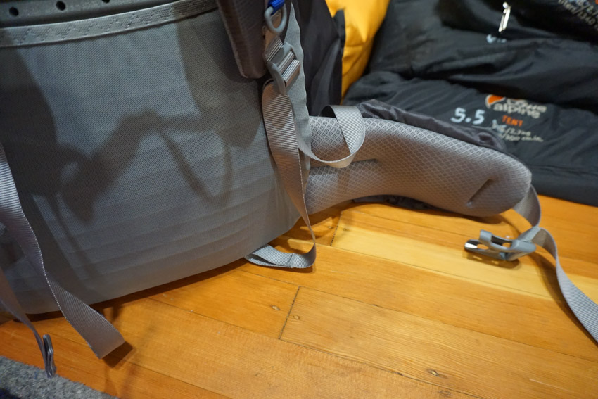 Mariposa 60 backpacking backpack hip belt.
